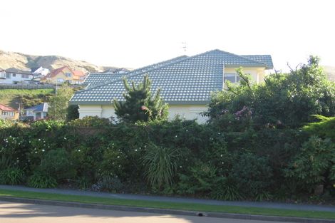 Photo of property in 136 Westchester Drive, Churton Park, Wellington, 6037