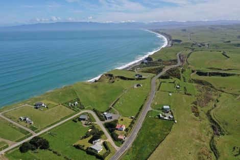 Photo of property in 1 Tuatapere Orepuki Highway, Orepuki, Riverton, 9881