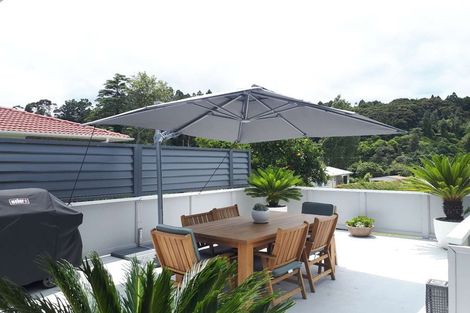 Photo of property in 15 Lowtherhurst Road, Massey, Auckland, 0614
