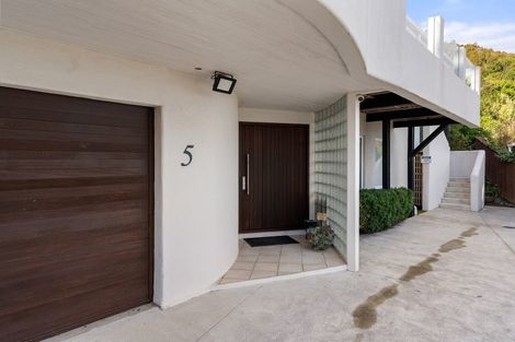 Photo of property in 5 Rangiuru Road, Mahina Bay, Lower Hutt, 5013
