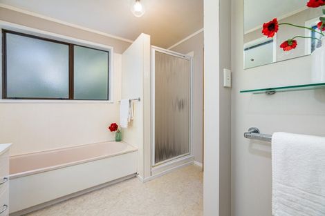 Photo of property in 84a/2 Avonleigh Road, Green Bay, Auckland, 0604