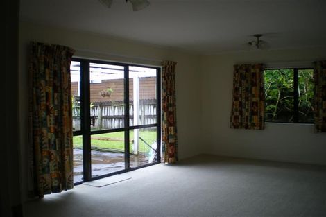Photo of property in 149 Botany Road, Botany Downs, Auckland, 2010