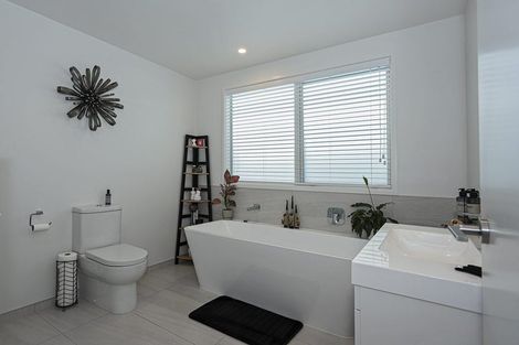 Photo of property in 39a Saint Pauls Drive, Brookfield, Tauranga, 3110