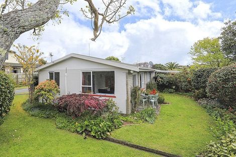 Photo of property in 138 Welcome Bay Road, Welcome Bay, Tauranga, 3112