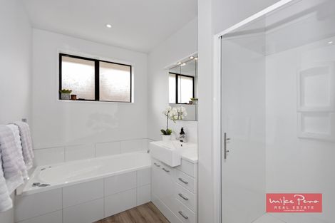 Photo of property in 34 Solomon Avenue, Redwood, Christchurch, 8051