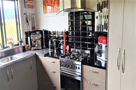 Photo of property in 131 Arapaepae Road South, Levin, 5571