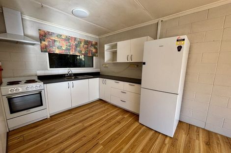 Photo of property in 2/1 Angle Street, Picton, 7220