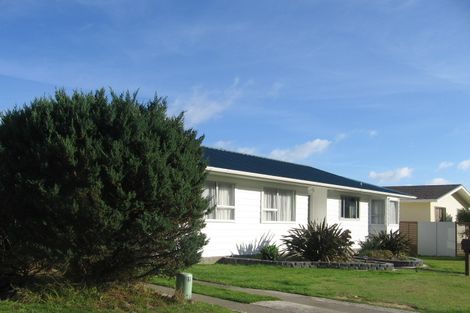 Photo of property in 92 Leeward Drive, Whitby, Porirua, 5024