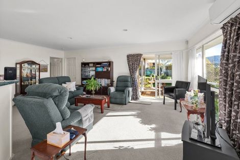 Photo of property in 1 Cobbe Place, Pomare, Rotorua, 3015
