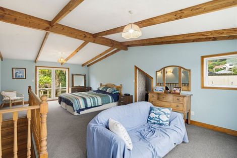 Photo of property in 9 Hawkhurst Road, Lyttelton, 8082