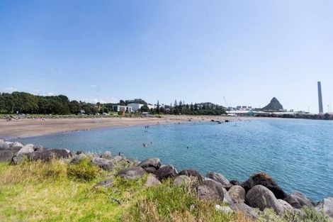 Photo of property in 62 Whiteley Street, Moturoa, New Plymouth, 4310