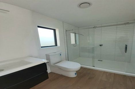 Photo of property in 2 Scott Street, Moturoa, New Plymouth, 4310