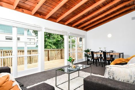 Photo of property in 5a Hillcrest Road, Hillcrest, Hamilton, 3216