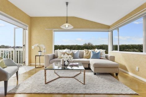 Photo of property in 12 Ross Avenue, Glenfield, Auckland, 0629