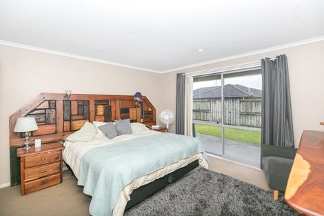 Photo of property in 20 Whitford Place, Rototuna North, Hamilton, 3210