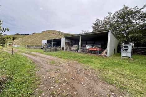 Photo of property in 114 Ackworth Road, Lepperton, New Plymouth, 4373