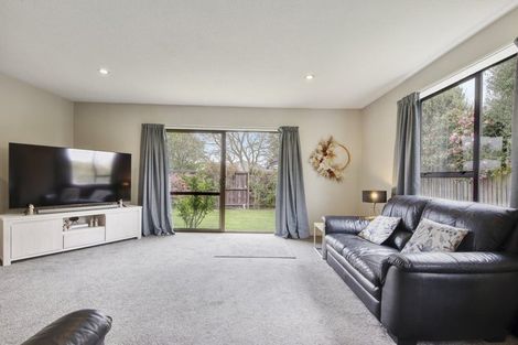 Photo of property in 2/21 Dunedin Street, Redwood, Christchurch, 8051