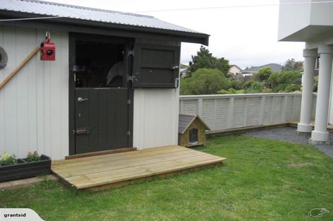 Photo of property in 10 Lingard Grove, Brooklyn, Wellington, 6021