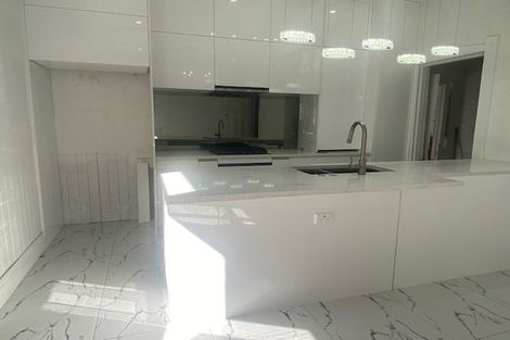 Photo of property in 118a Hutchinson Avenue, New Lynn, Auckland, 0600