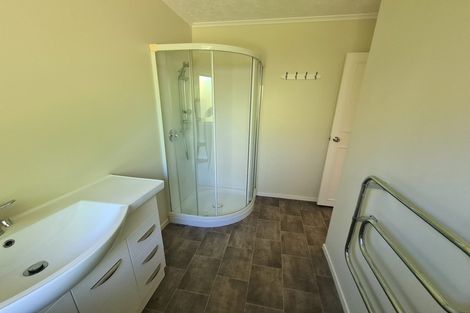 Photo of property in 2/8 Gray Crescent, Torbay, Auckland, 0630