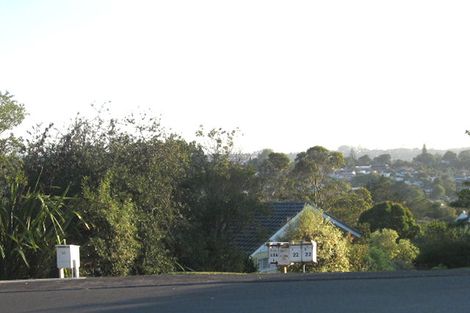 Photo of property in 20 Chivalry Road, Glenfield, Auckland, 0629