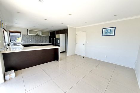 Photo of property in 10 Marina Heights, Half Moon Bay, Auckland, 2012