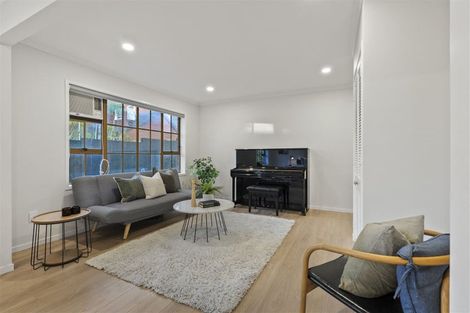 Photo of property in 1/52 Aberdeen Road, Campbells Bay, Auckland, 0620