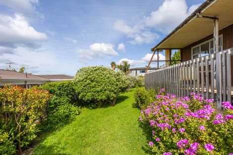Photo of property in 1 Braemar Road, Rothesay Bay, Auckland, 0630