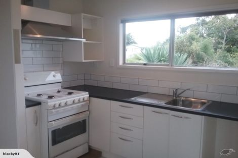 Photo of property in 7a Lynwood Road, New Lynn, Auckland, 0600