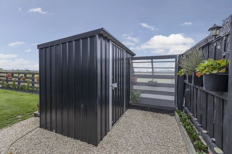 Photo of property in 18 Ellmers Street, Woodend, 7691