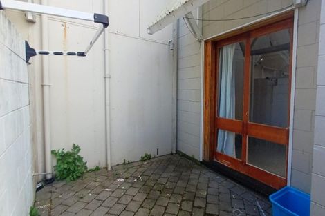 Photo of property in 3/118-122 Randwick Road, Moera, Lower Hutt, 5010
