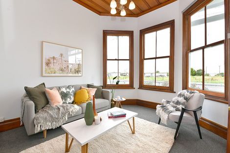 Photo of property in 21 Railway Street, Helensville, 0800