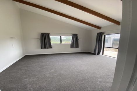 Photo of property in 378 Tararua Road, Levin, 5571