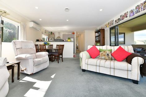 Photo of property in 16 Te Kauri Place, Helensville, 0800