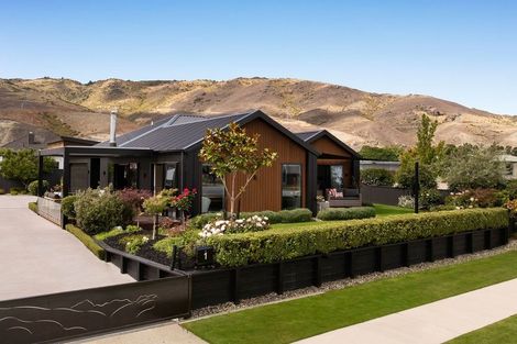 Photo of property in 1 Guano Crescent, Cromwell, 9310