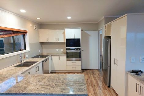 Photo of property in 2a Korotaha Terrace, Rothesay Bay, Auckland, 0630