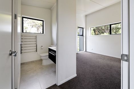 Photo of property in 36 Shah Place, Glen Eden, Auckland, 0602