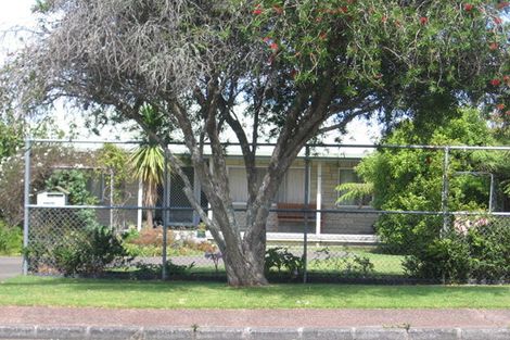 Photo of property in 38 Knights Road, Rothesay Bay, Auckland, 0630