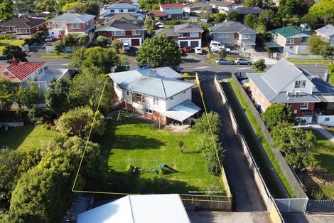 Photo of property in 127 Reeves Road, Pakuranga Heights, Auckland, 2010