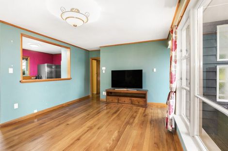 Photo of property in 54 Salford Street, Newlands, Wellington, 6037