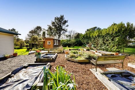 Photo of property in 164 Cross Road, Lepperton, New Plymouth, 4373