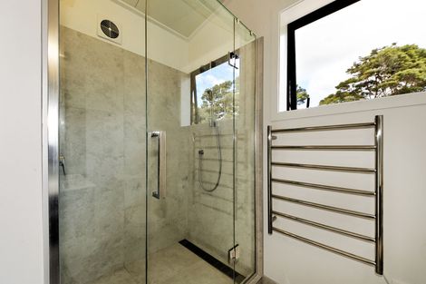 Photo of property in 36 Shah Place, Glen Eden, Auckland, 0602