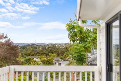 Photo of property in 18 Van Dyke Place, West Harbour, Auckland, 0618