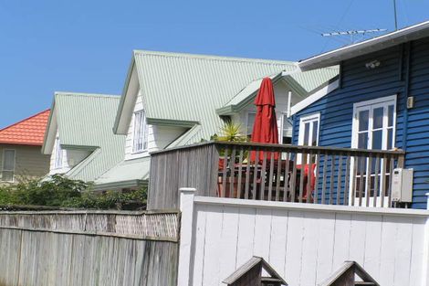 Photo of property in 2/15 Park Avenue, Northcote, Auckland, 0626
