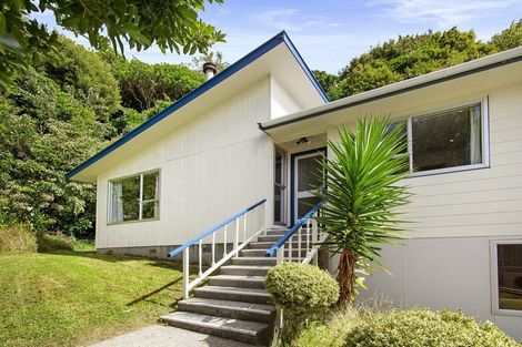 Photo of property in 18 Westhaven Drive, Tawa, Wellington, 5028