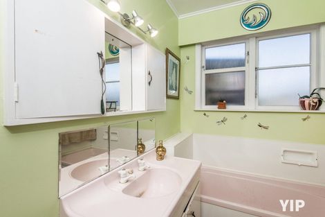 Photo of property in 3 Tawa Terrace, Tawa, Wellington, 5028