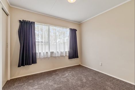 Photo of property in 3 Nikau Street, Levin, 5510