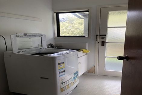 Photo of property in 17 Sevilla Place, Unsworth Heights, Auckland, 0632