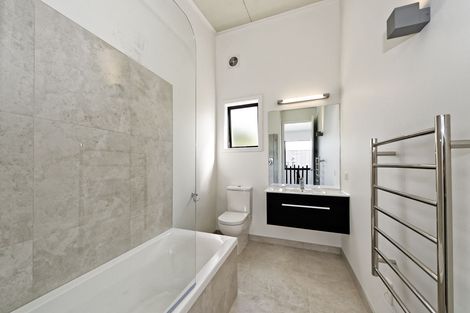 Photo of property in 36 Shah Place, Glen Eden, Auckland, 0602