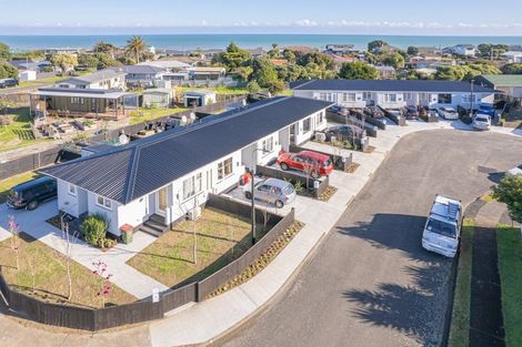 Photo of property in 1 Kupe Place, Castlecliff, Whanganui, 4501